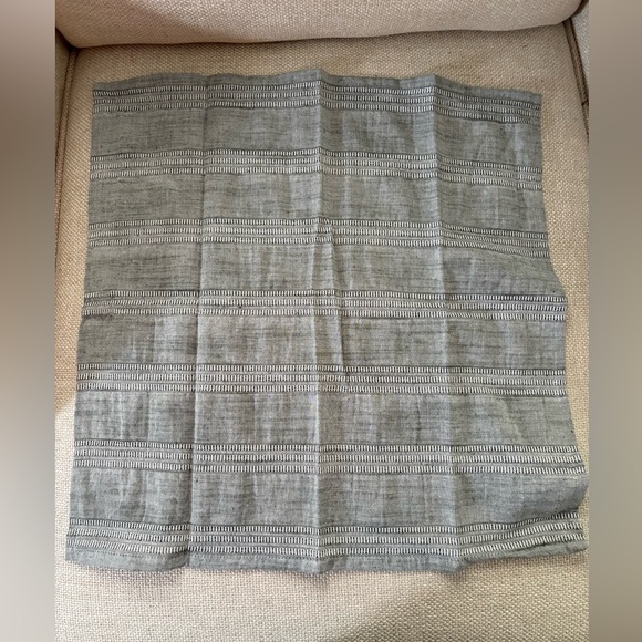 Hearth & hand with Magnolia - 2 sets of 4 gray/whitete linen napkins - Picture 2 of 4